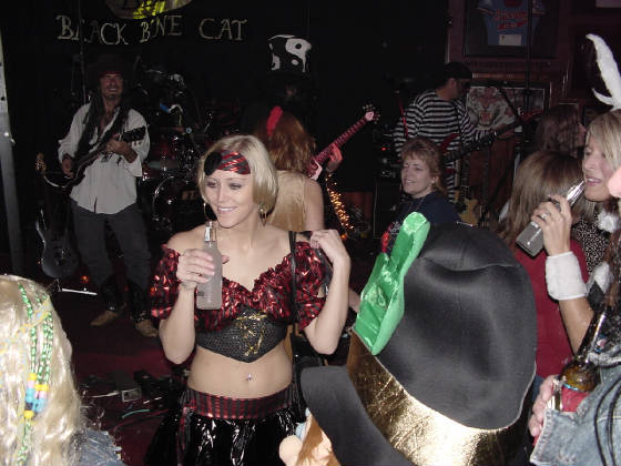 bandandcrowd.jpg